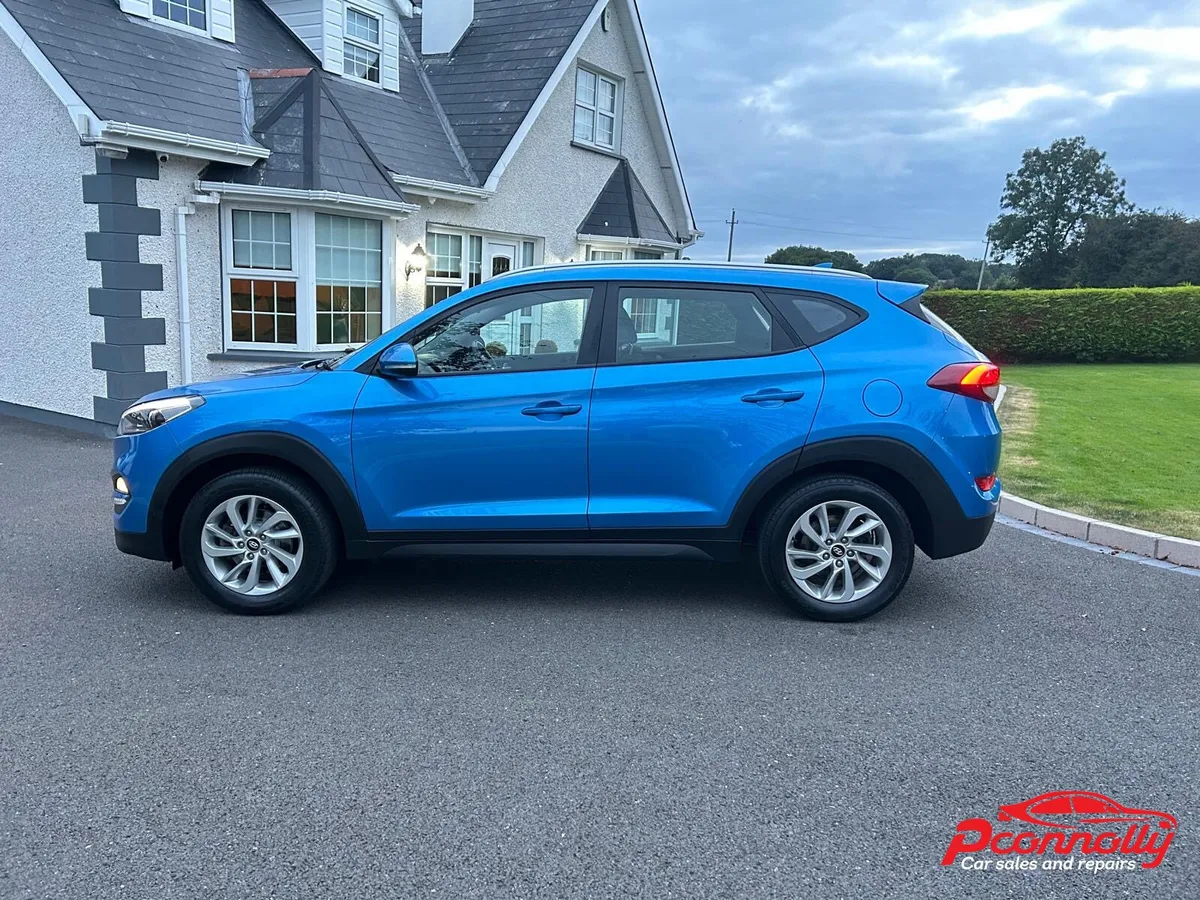 2017 Hyundai Tucson SE - Image 2