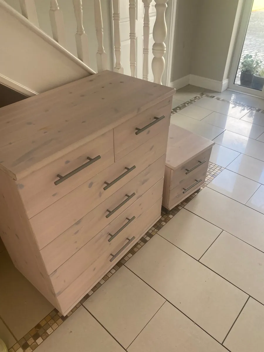 Tall boy and beside drawers - Image 2