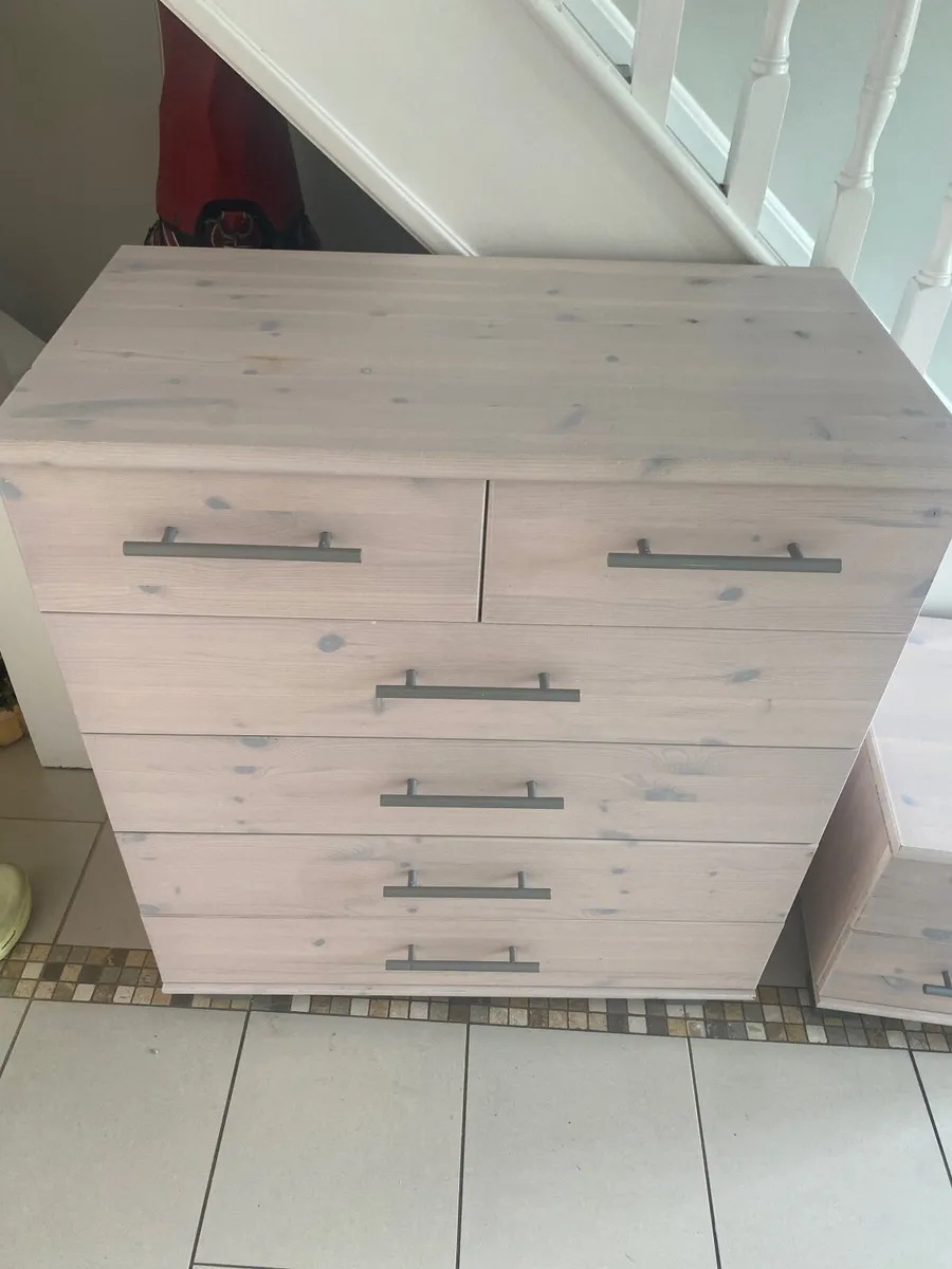 Tall boy and beside drawers - Image 3