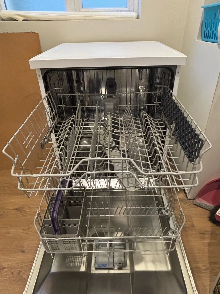 Beko 60cm 13 Place Freestanding - Image 4
