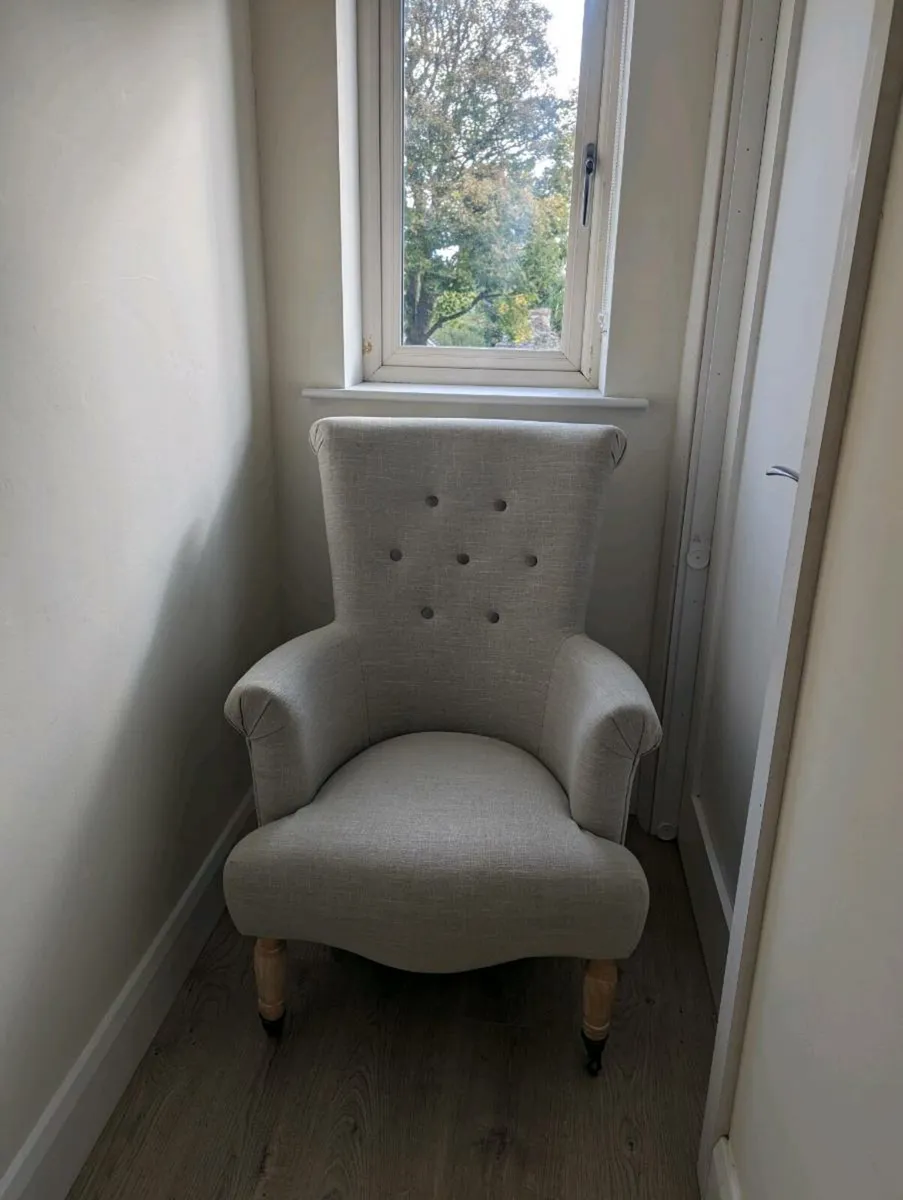Chair - Image 4