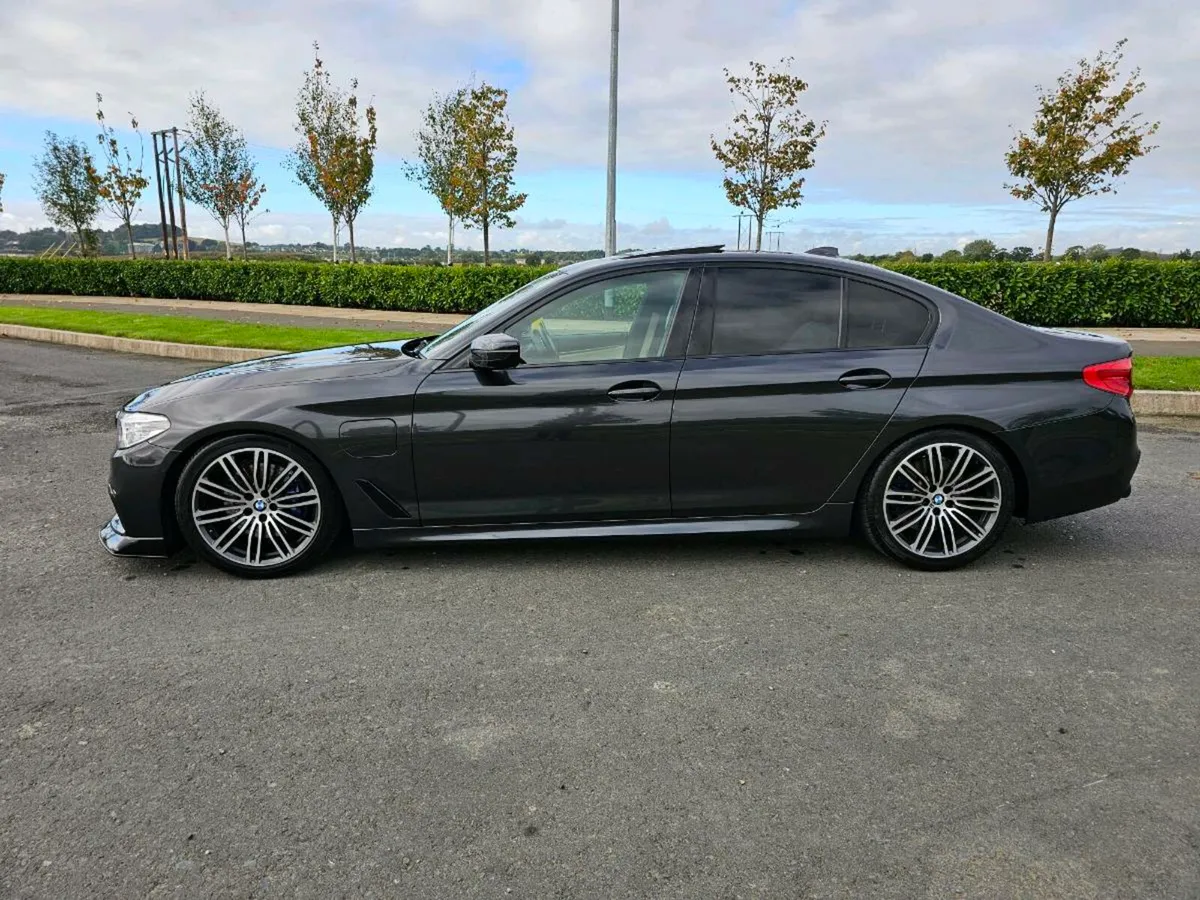 BMW 530E HYBRID iPerformance - Image 4