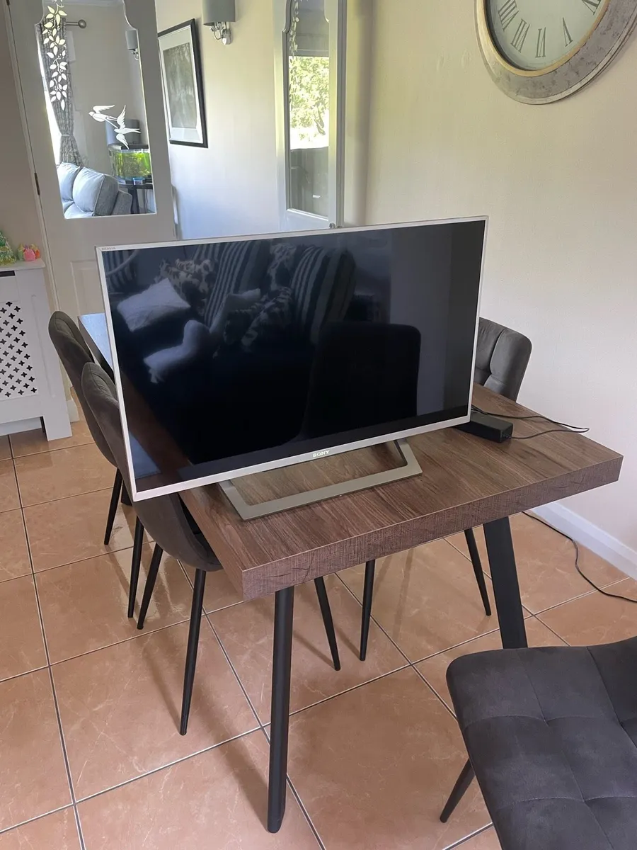 Sony Bravia - Image 1