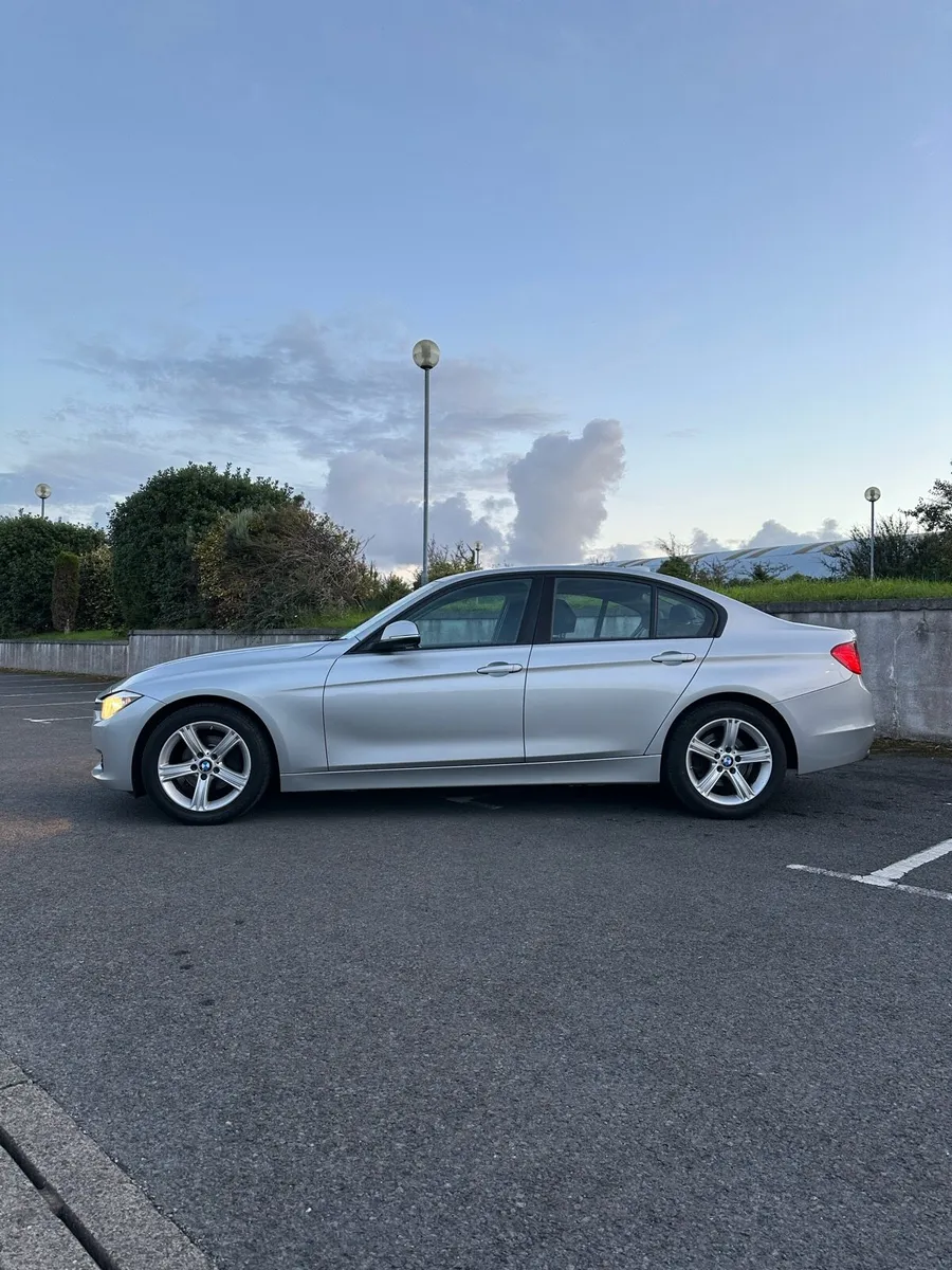 BMW 318D Automatic 152 (After Facelift) - Image 4