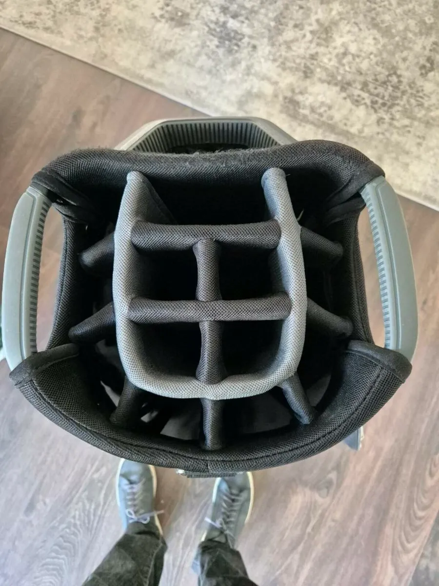 Taylormade golf cart bag waterproof - Image 4
