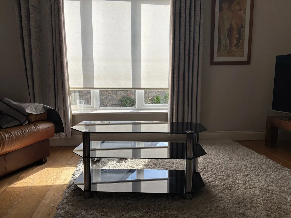 TV stand ( black glass)