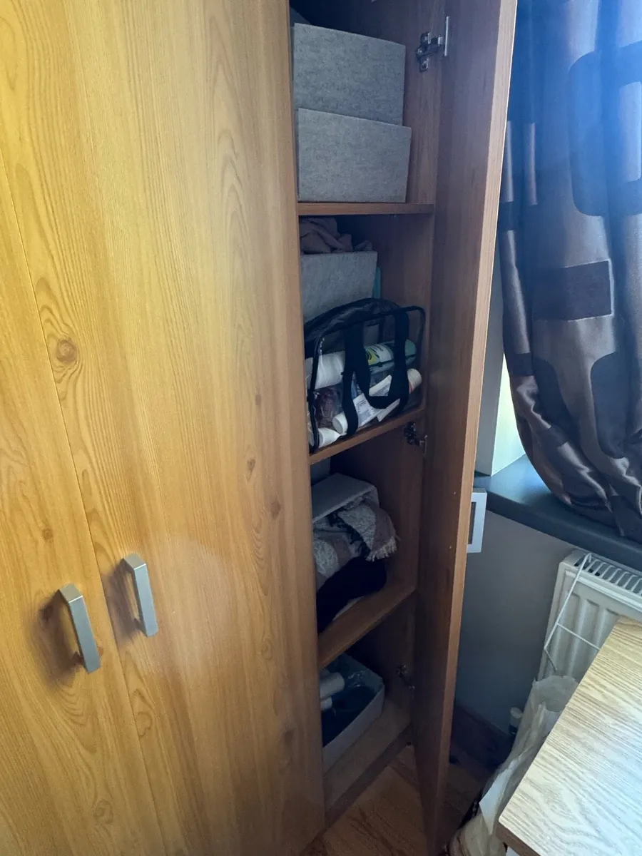 Free wardrobe - Image 2