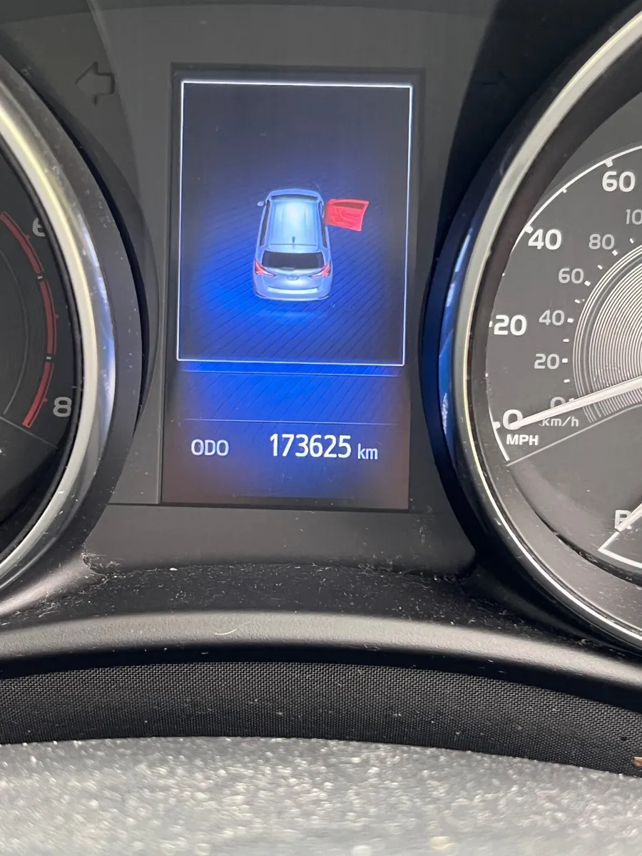 Toyota Auris 2016 - Image 3