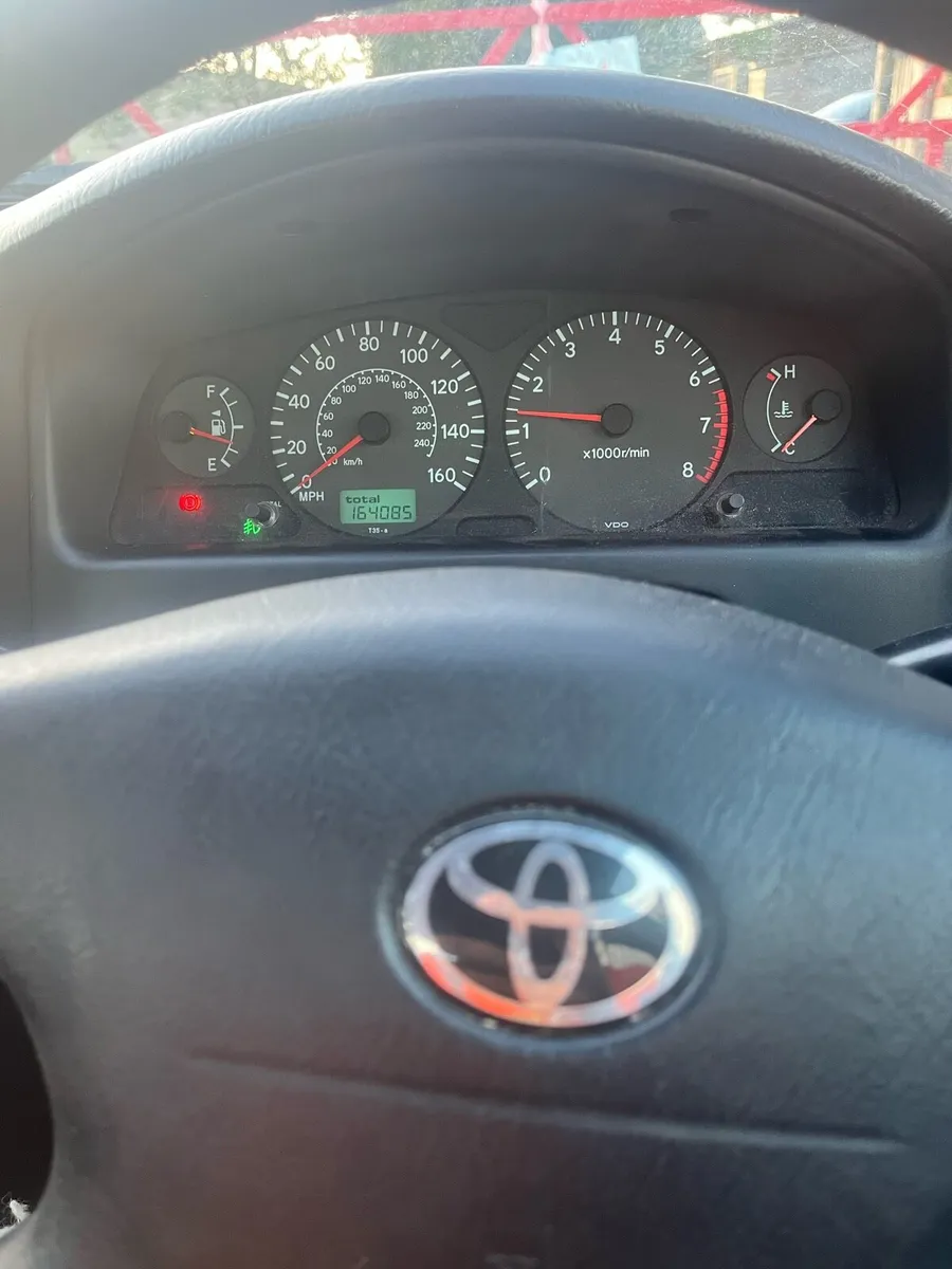 T22 Toyota Avensis - Image 4