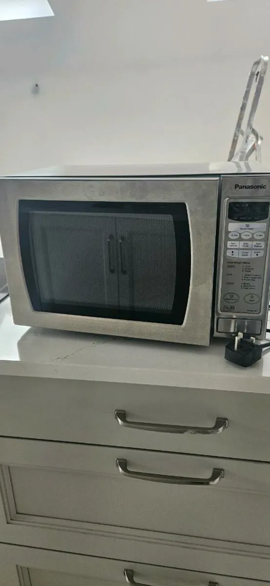 Microwave - Image 1