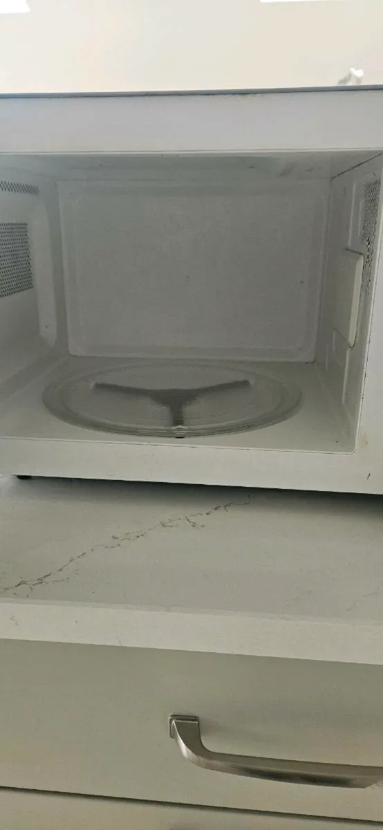 Microwave - Image 4