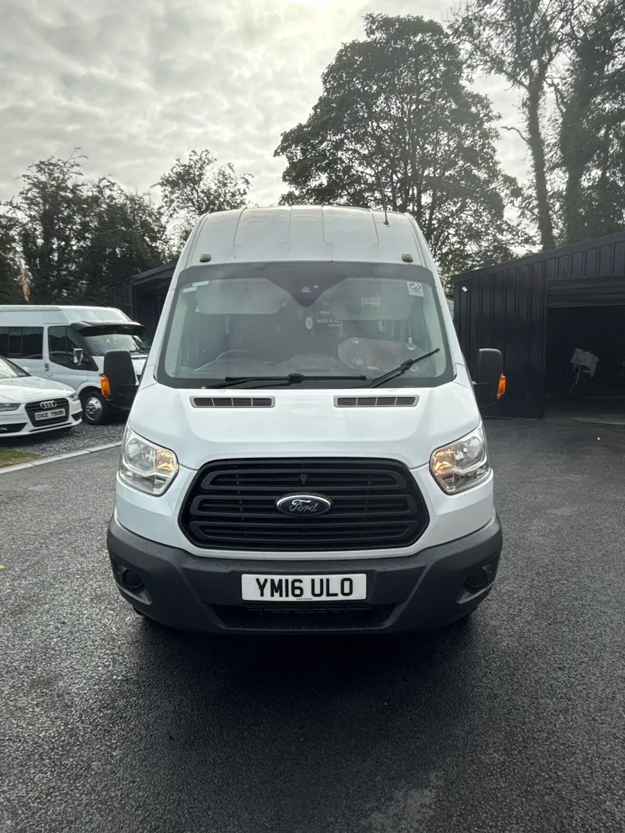 Bus - Image 1