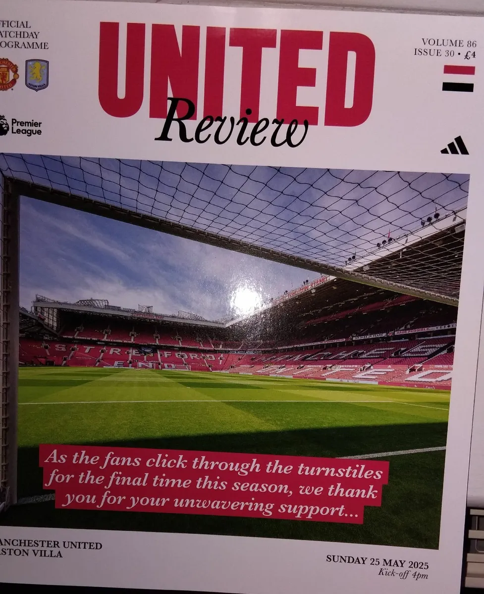 Manchester United - United Review matchday program - Image 1