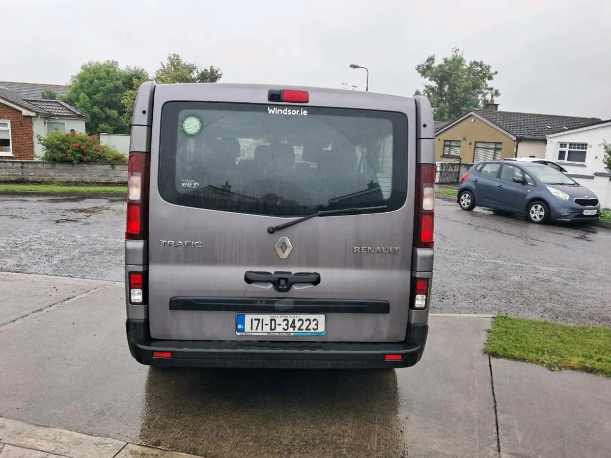 Renault trafic 9 seater - Image 2