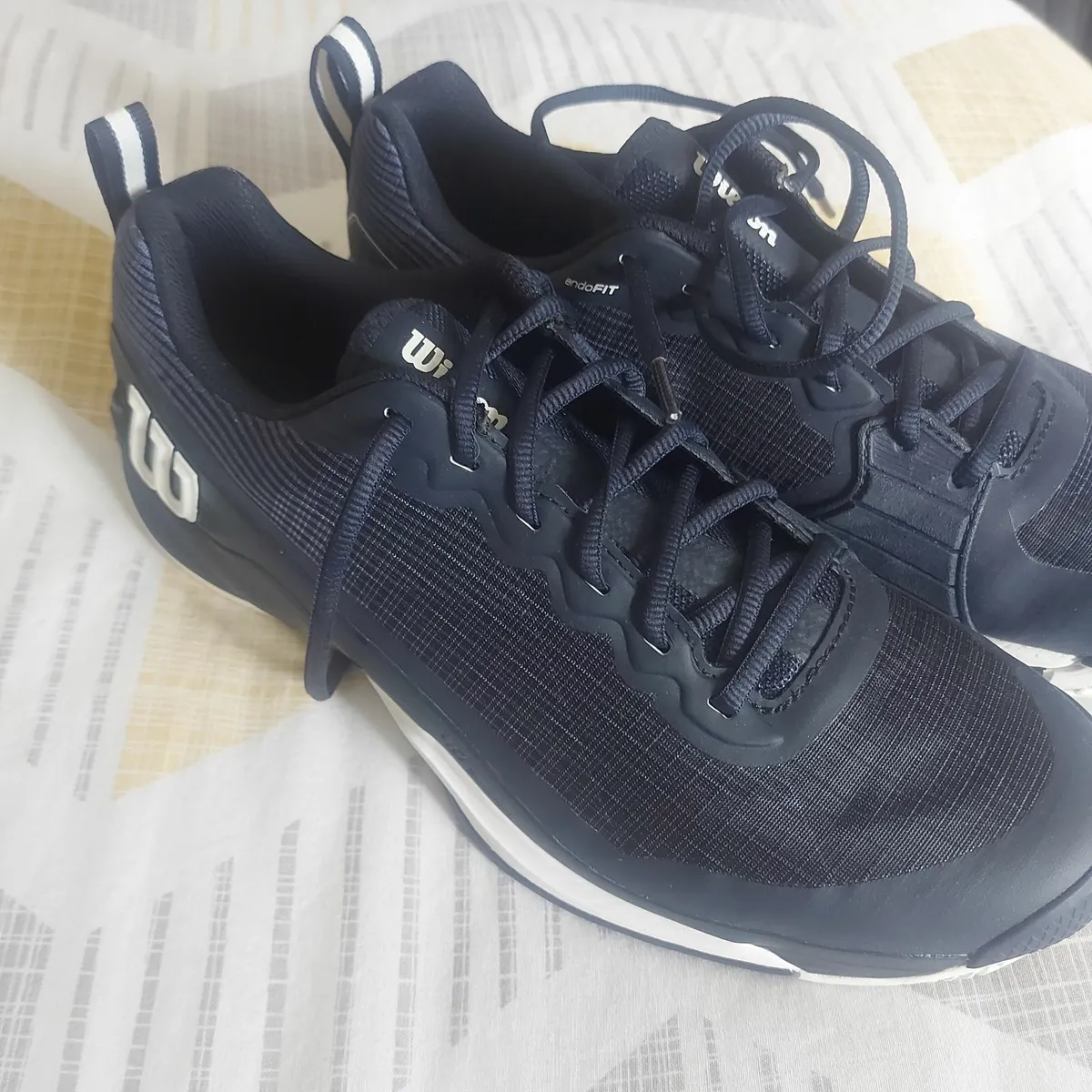 Tennis shoes - Image 1