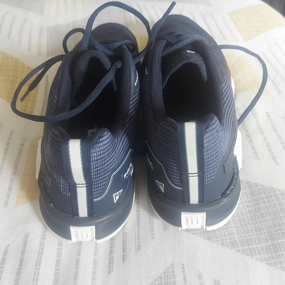 Tennis shoes - Image 2