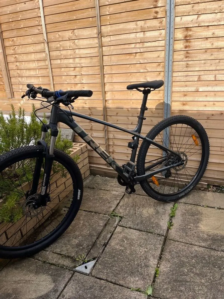 trek Marlin 5 - Image 1