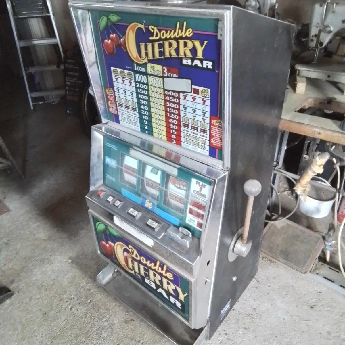 Antique Vintage one arm bandit fruit machine - Image 2