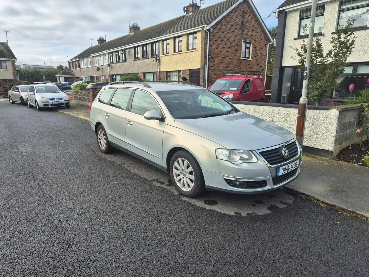 Volkswagen Passat 2009 - Image 1