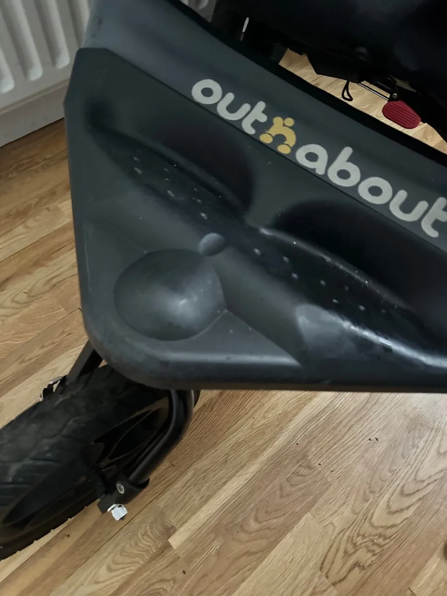 Out n about double buggy - Image 3