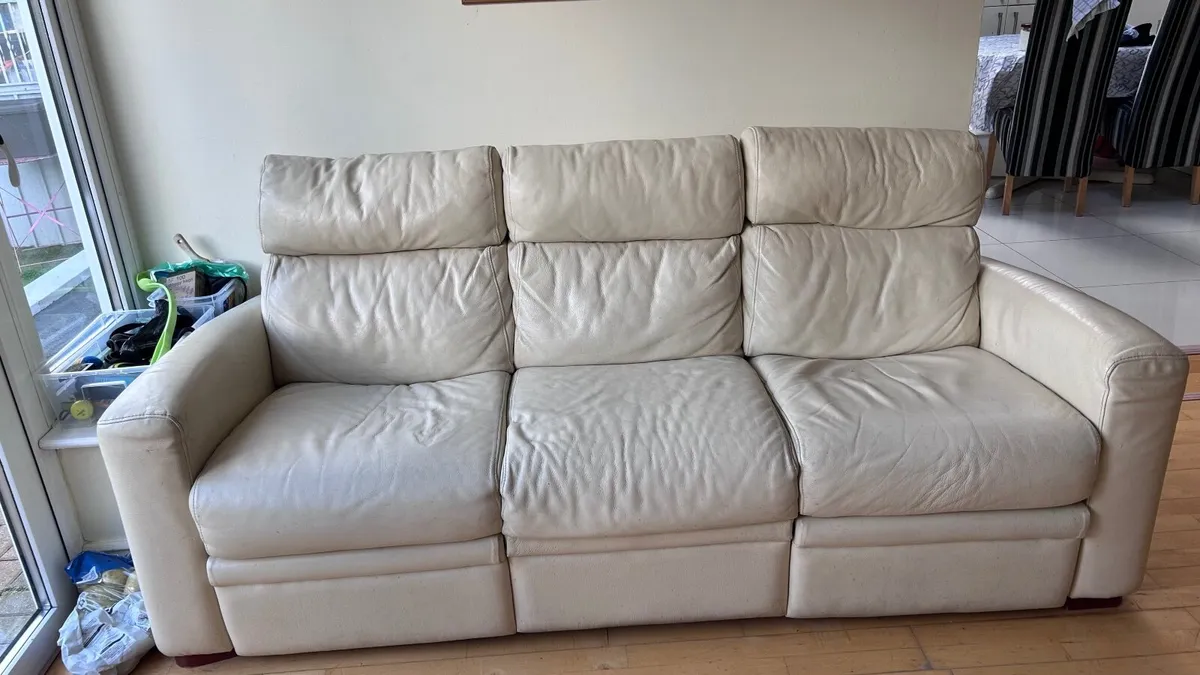 Free3 seater cream leather sofa electric recliner - Image 1