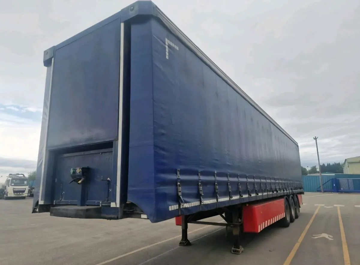 2010 SDC Curtainside - Image 2