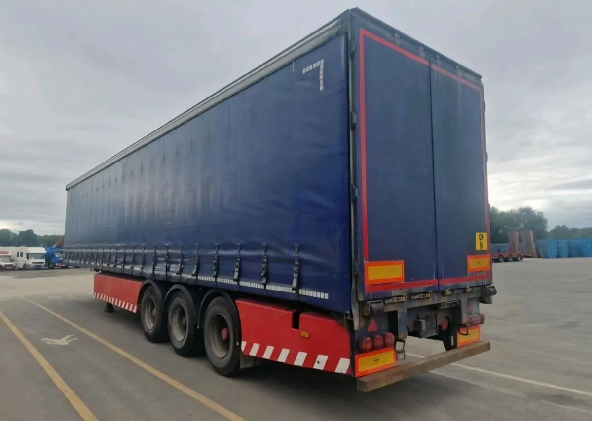 2010 SDC Curtainside - Image 3