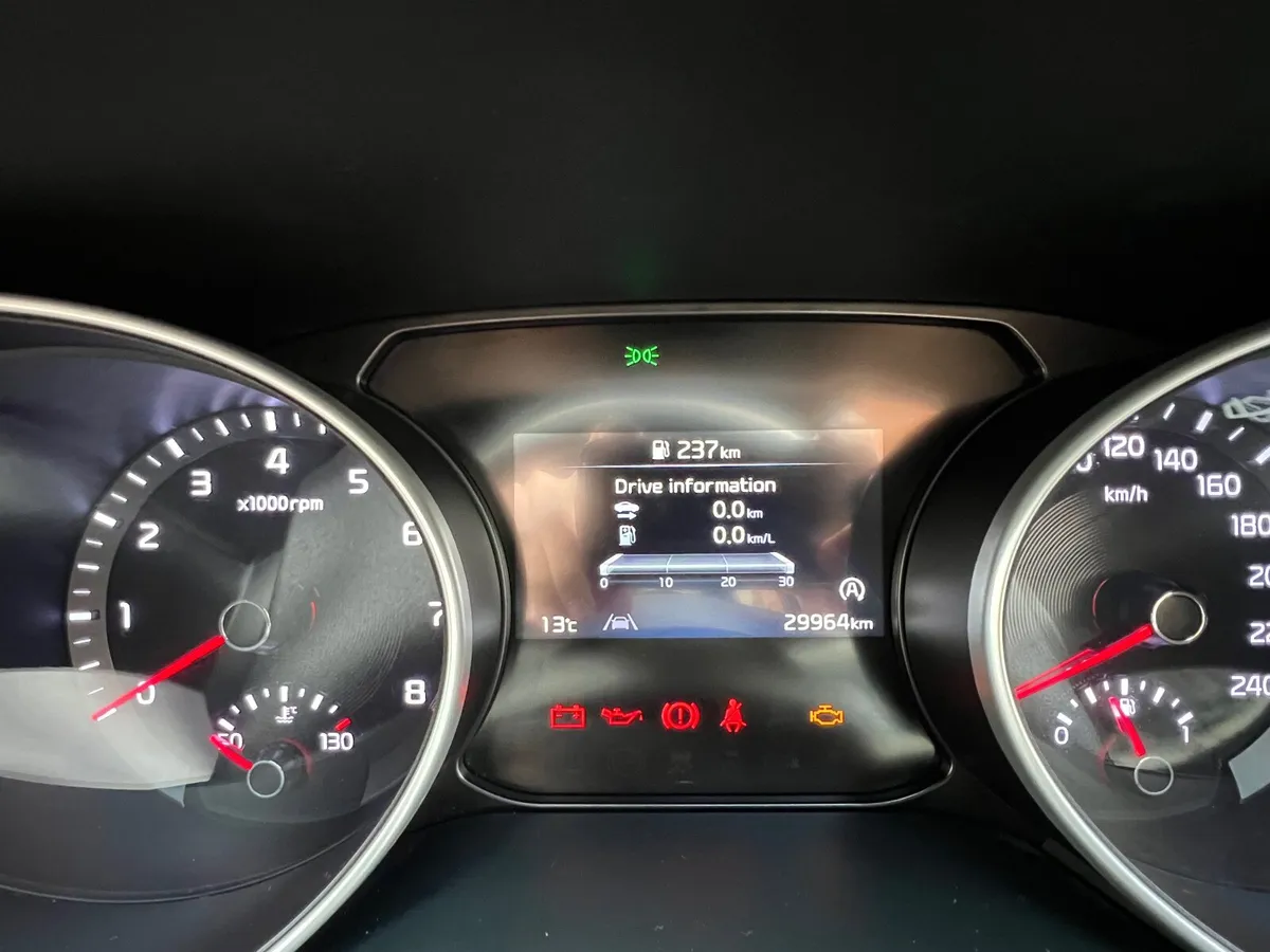 Kia Ceed 1.0 PETROL, GT LINE 2022 - Image 2
