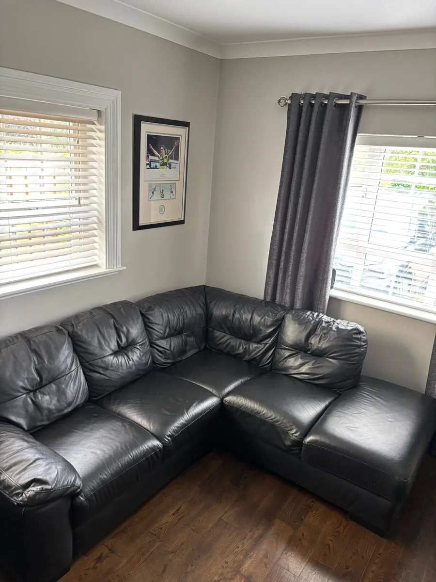 Leather sofa set - Image 1