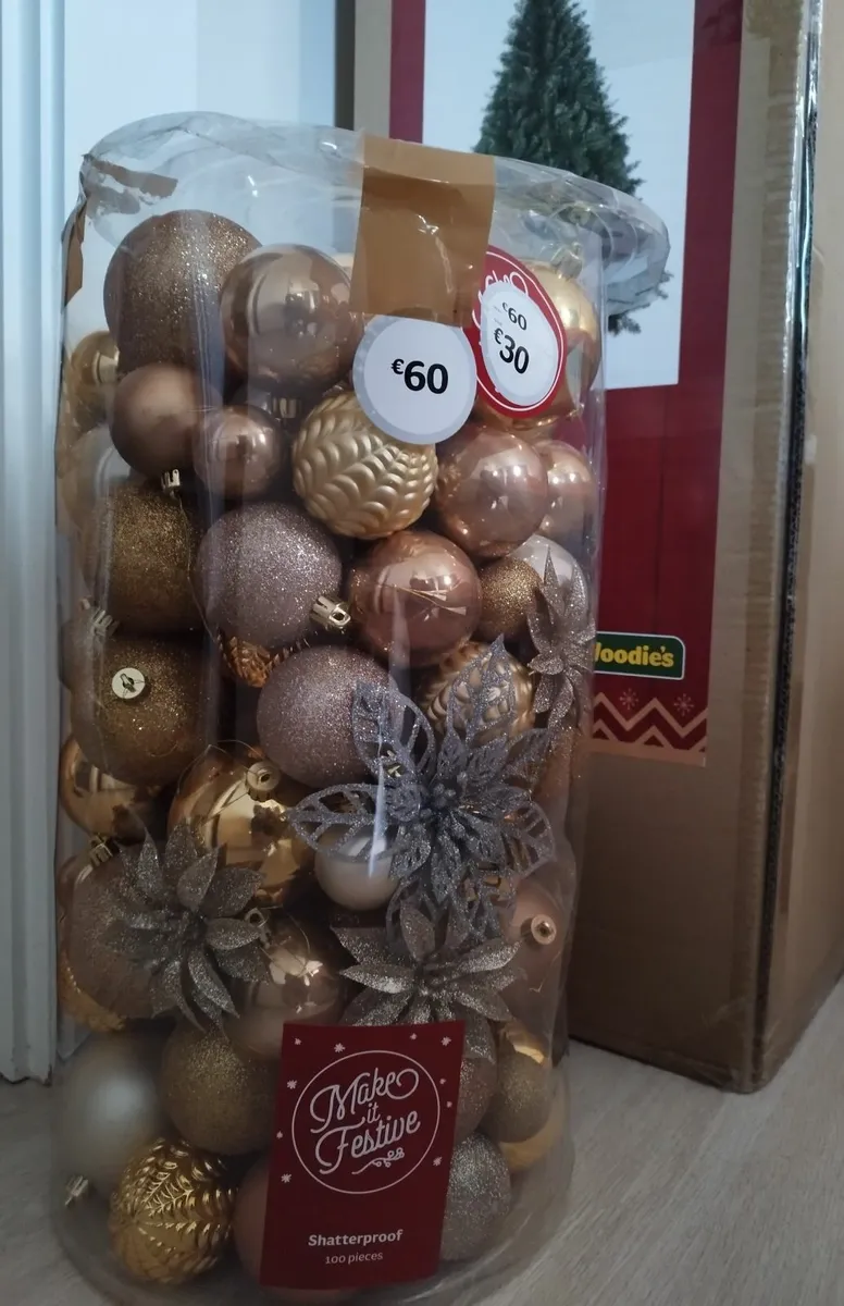 Luxury Christmas tree (Woodies 7ft, used once) - Image 4