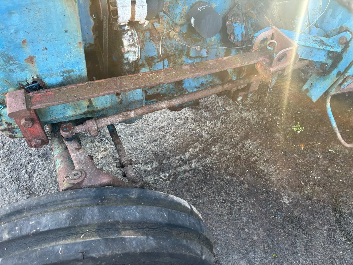 Ford 4000 &4600 quicke loader brackets - Image 2