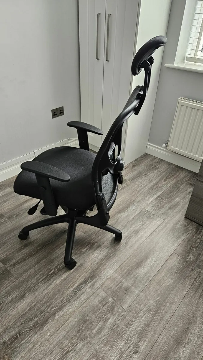 Strata High Back Heavy Duty Office Chair - Image 3
