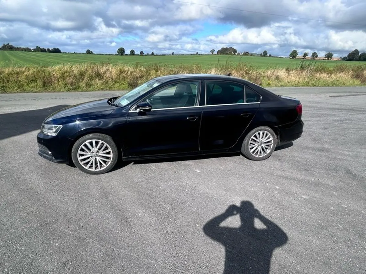 2017 Volkswagen Jetta - Image 2
