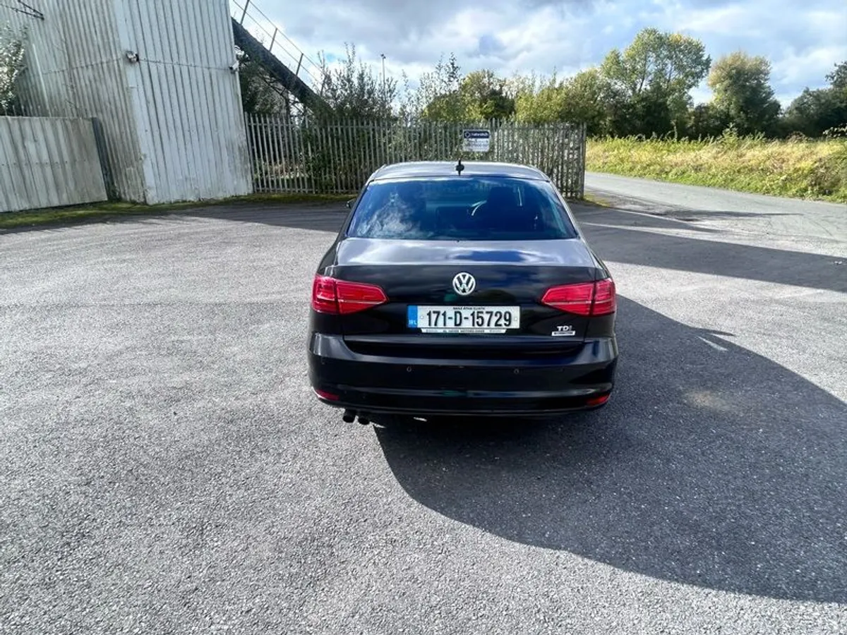 2017 Volkswagen Jetta - Image 3