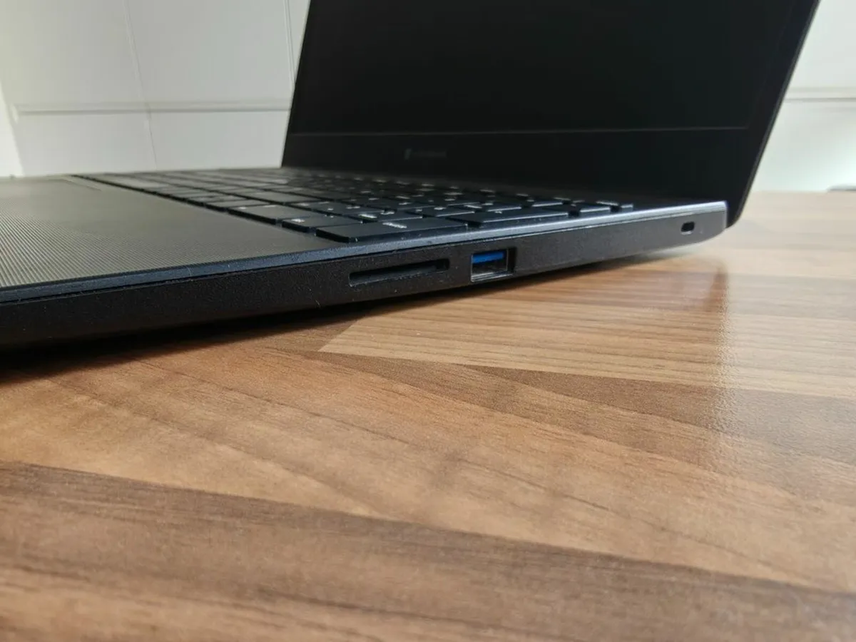Toshiba Satellite Pro L50 | i5 (10th gen) | 8GB | - Image 3