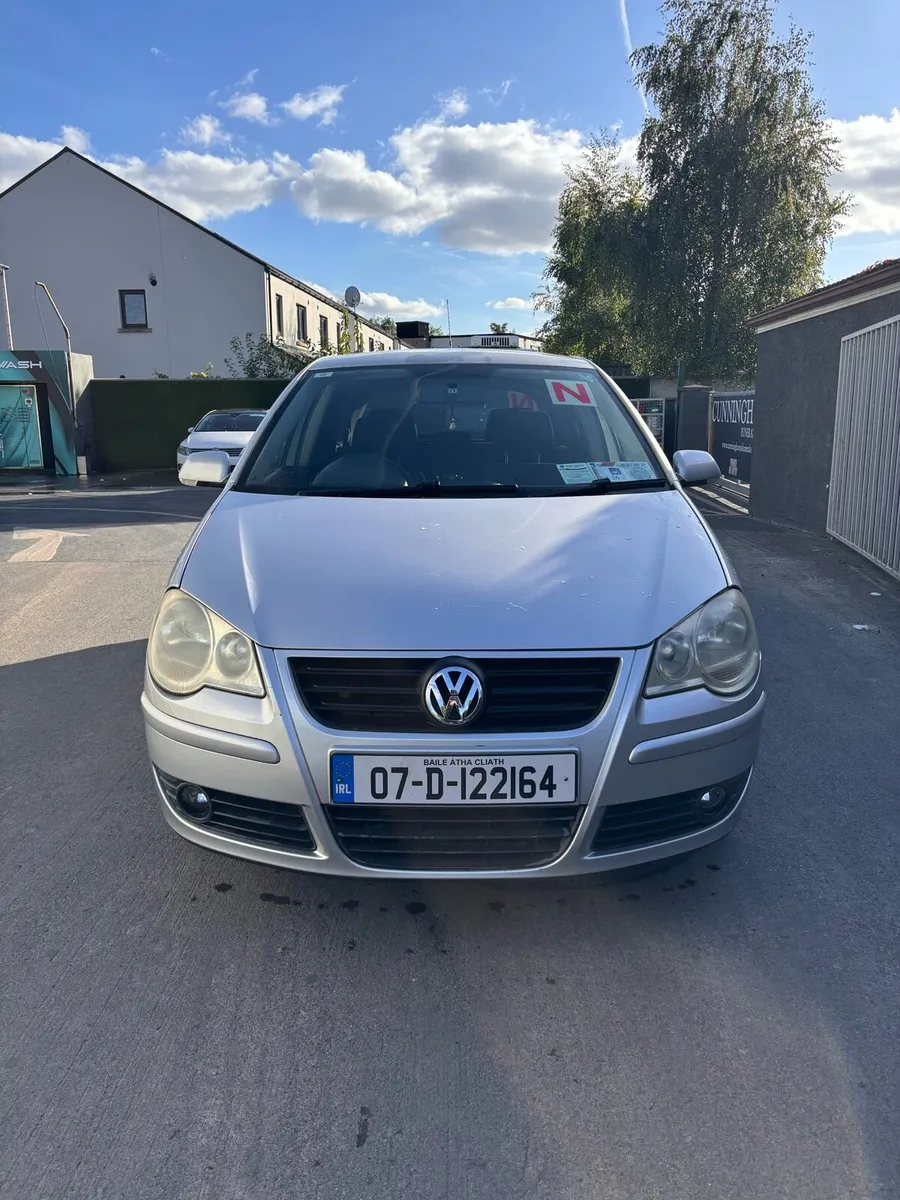 Automatic Volkswagen Polo - Image 3