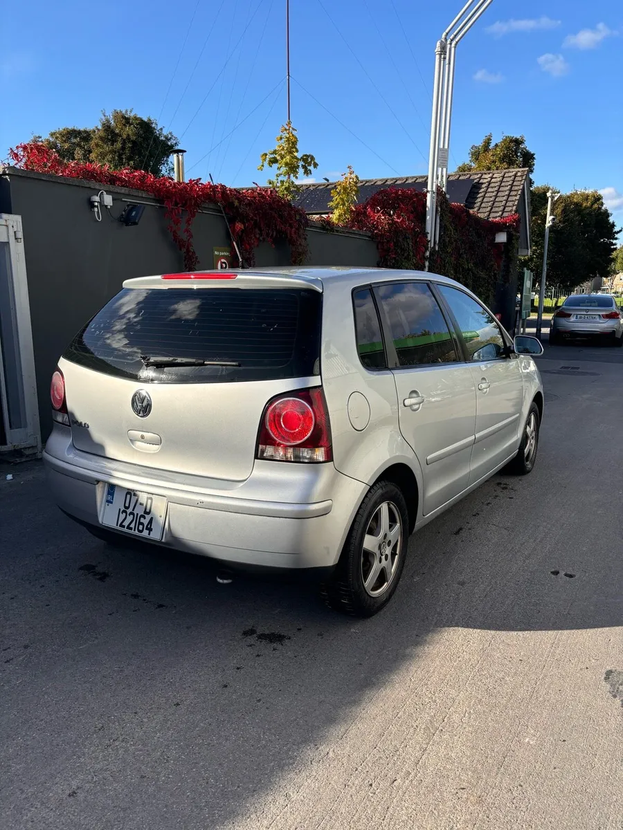 Automatic Volkswagen Polo - Image 4