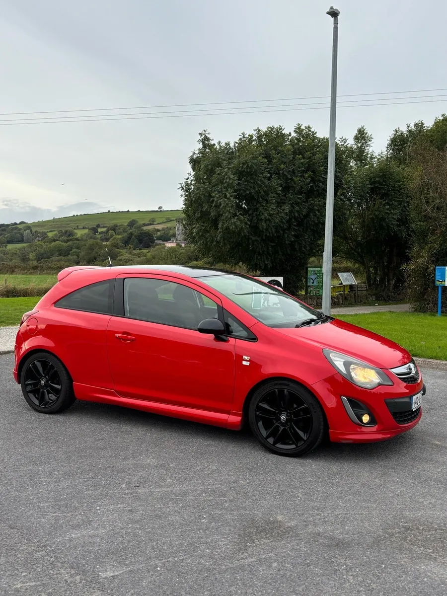142 Corsa limited edition mint / new nct 12 months - Image 2