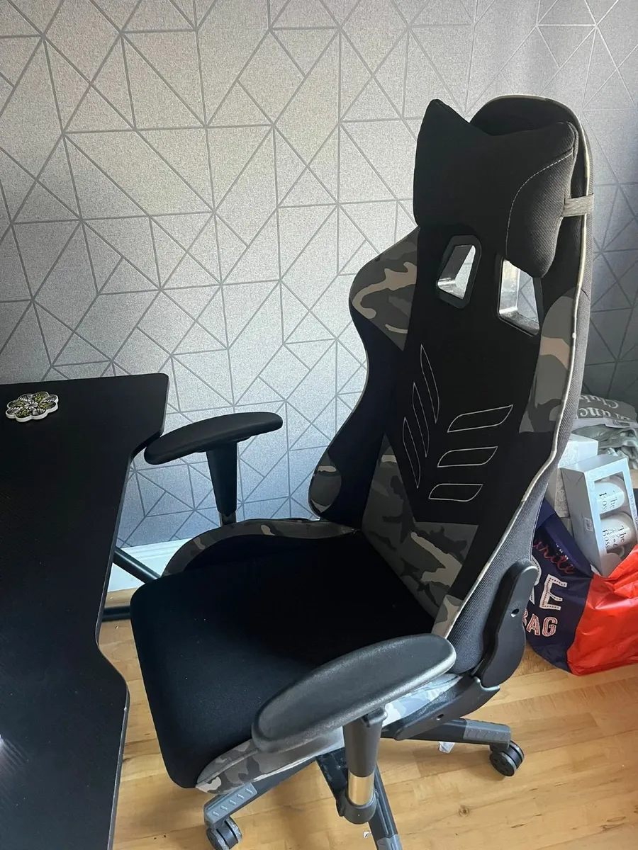 Office desk and chair - Image 3
