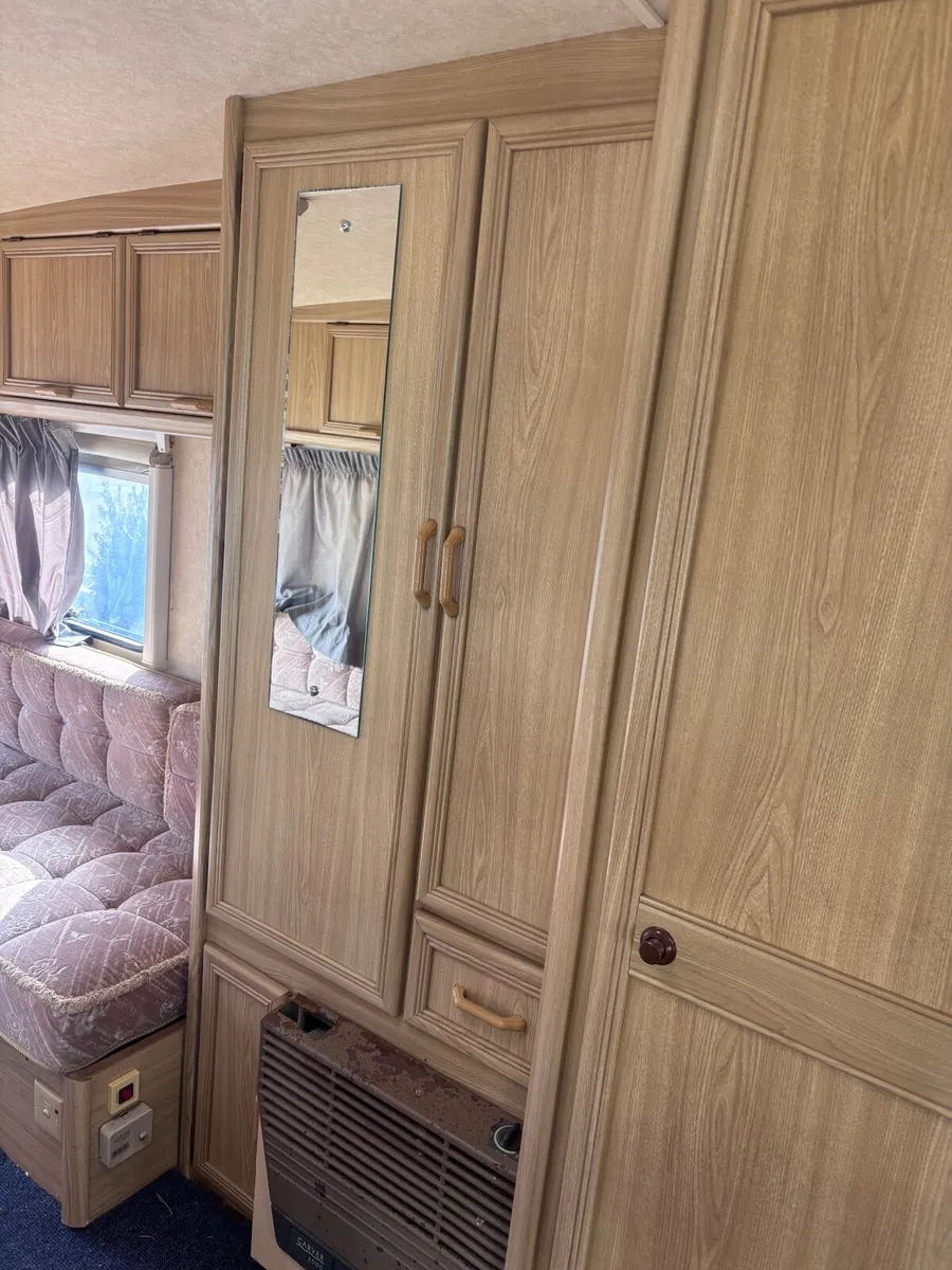 Caravan - Image 4