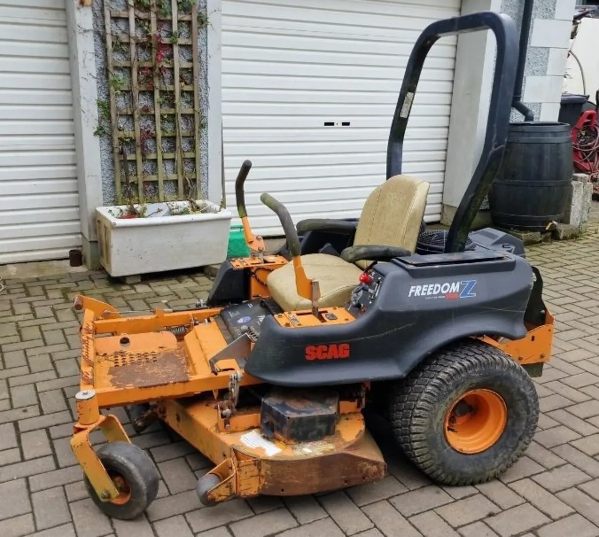 Scag zero turn ride on mower lawnmower
