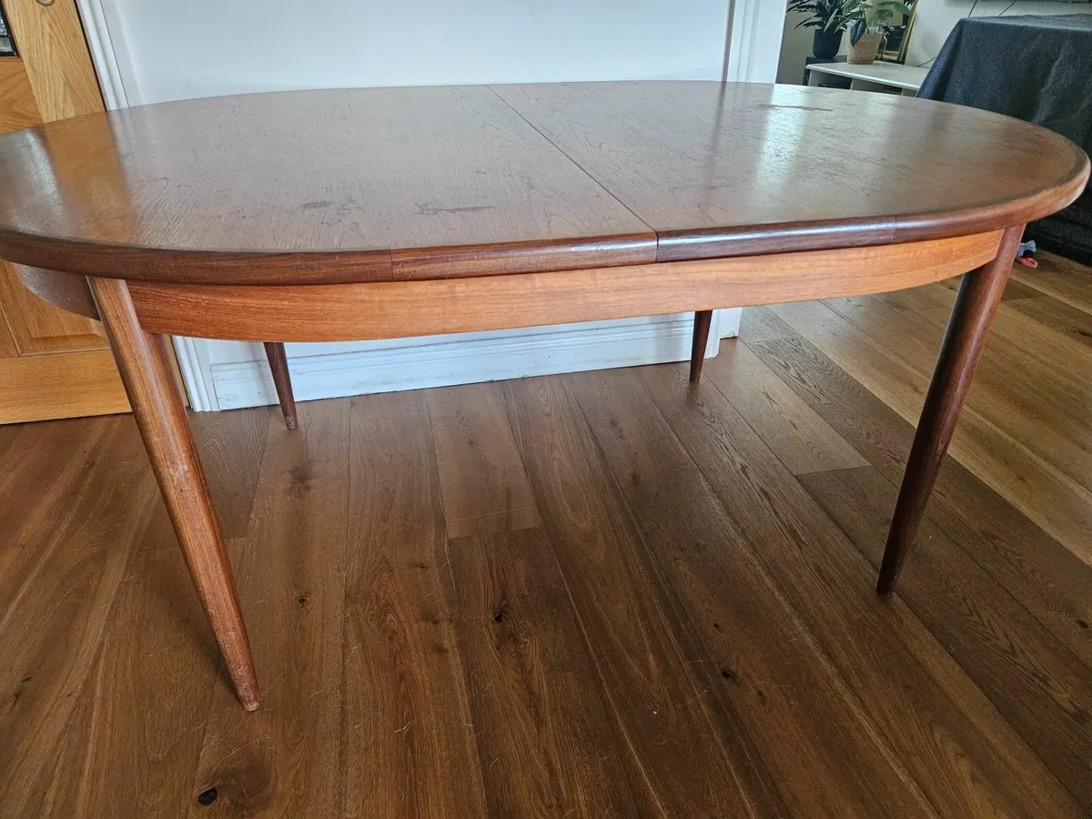 G plan extendable table and 6 chairs (not g plan) - Image 1