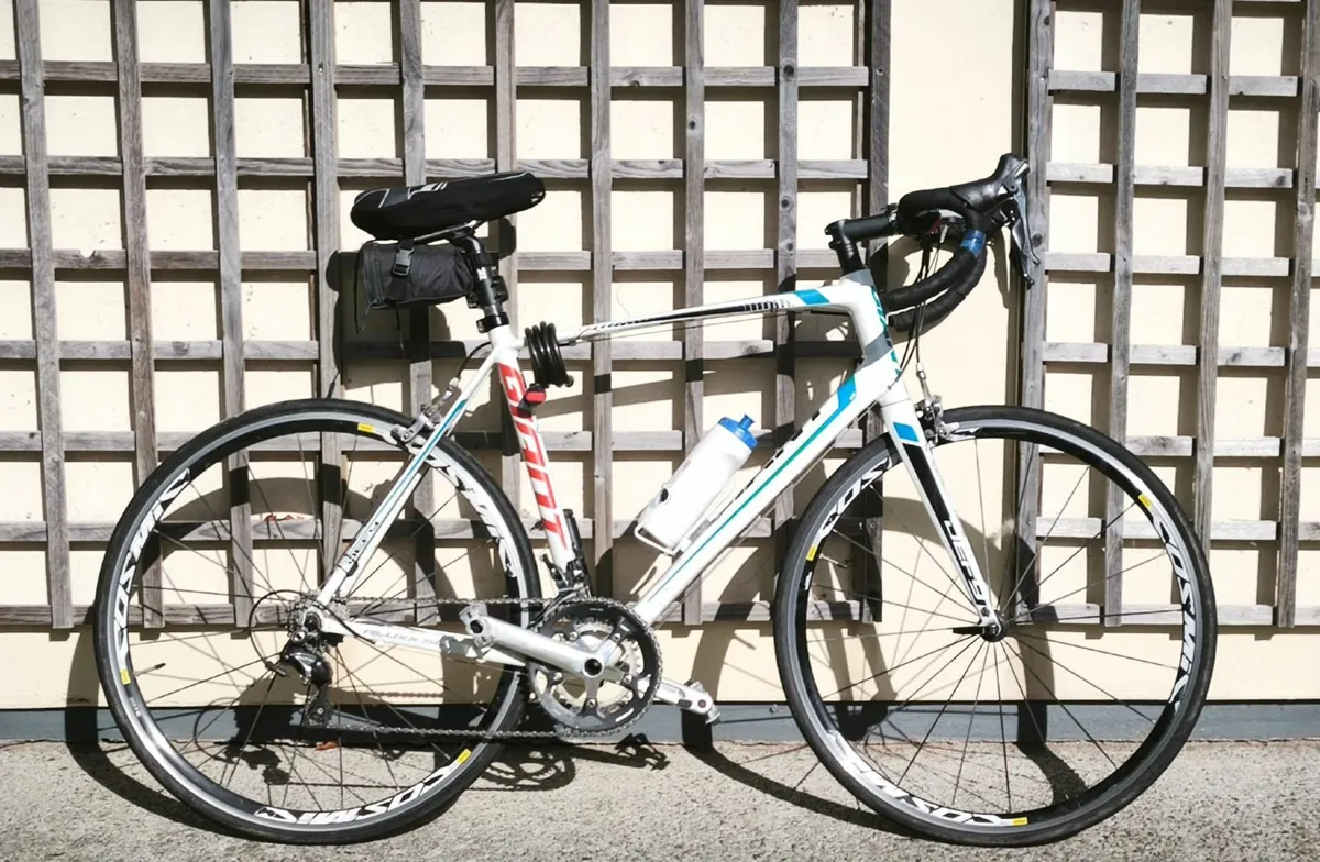 Giant Defy Bike Road - Image 2