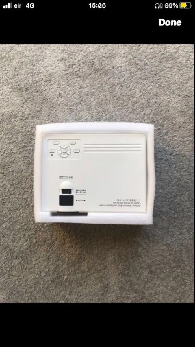 Projector with screen - Image 2
