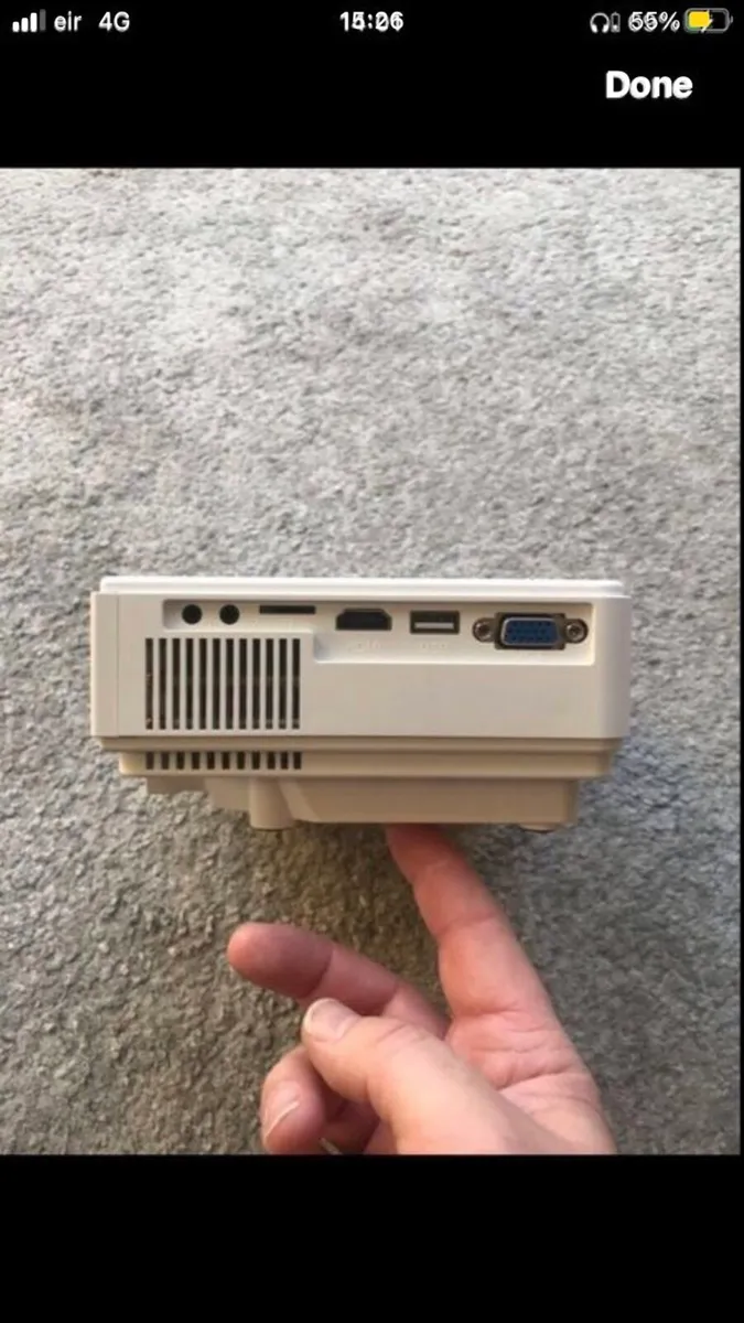 Projector with screen - Image 3