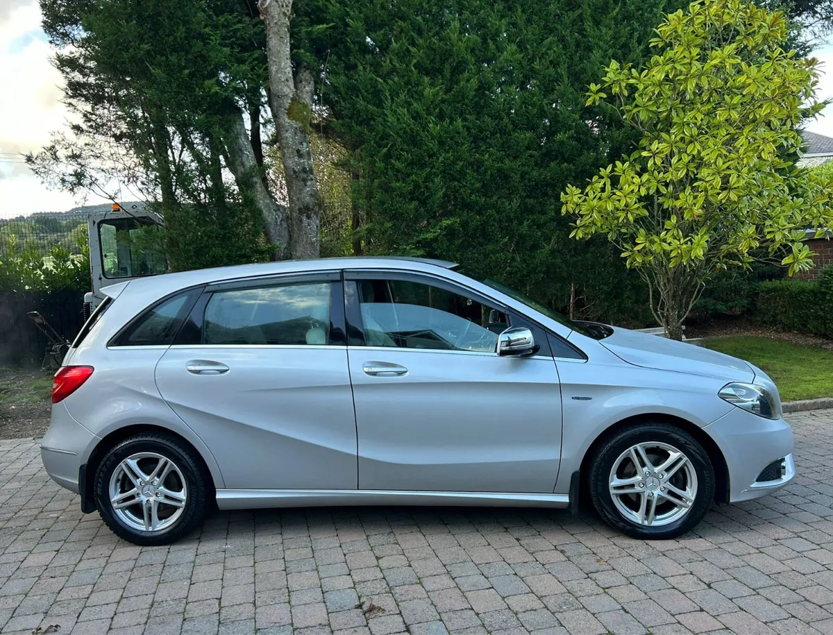 Mercedes B180 Auto . Fantastic Condition €6950 - Image 3
