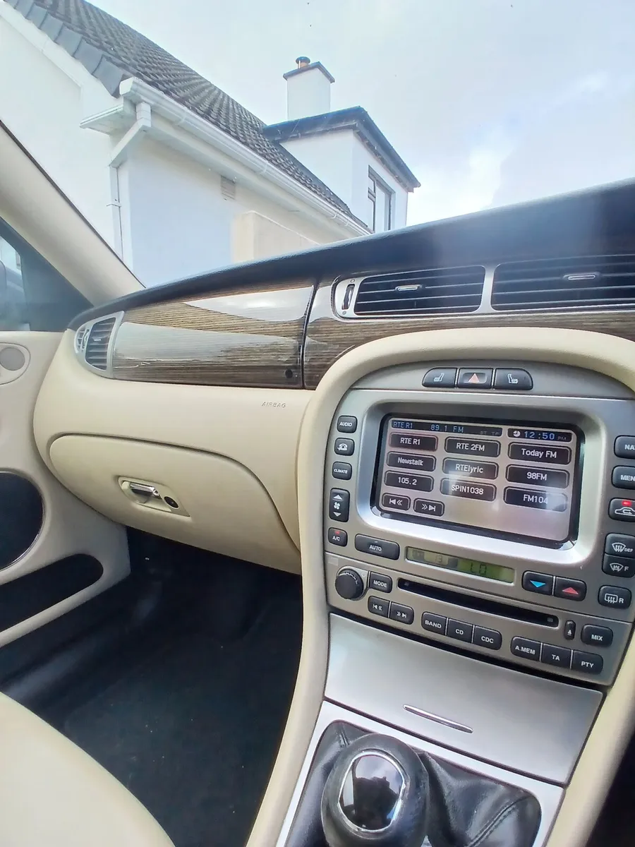 Jaguar X-Type Luxury 2.0 - Image 4