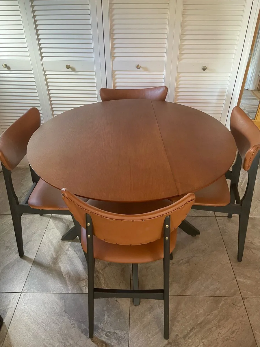 Mid century dining - Image 1
