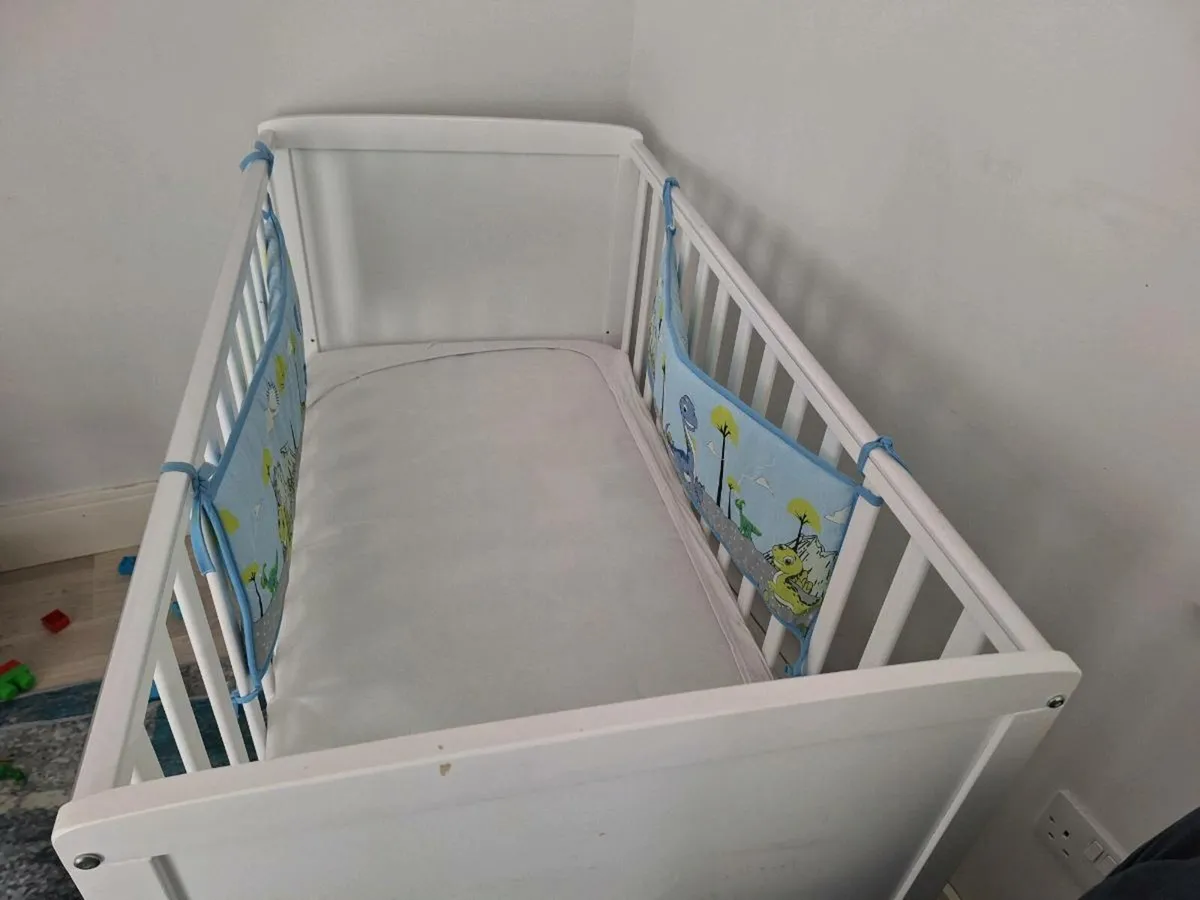 Baby bed - Image 1