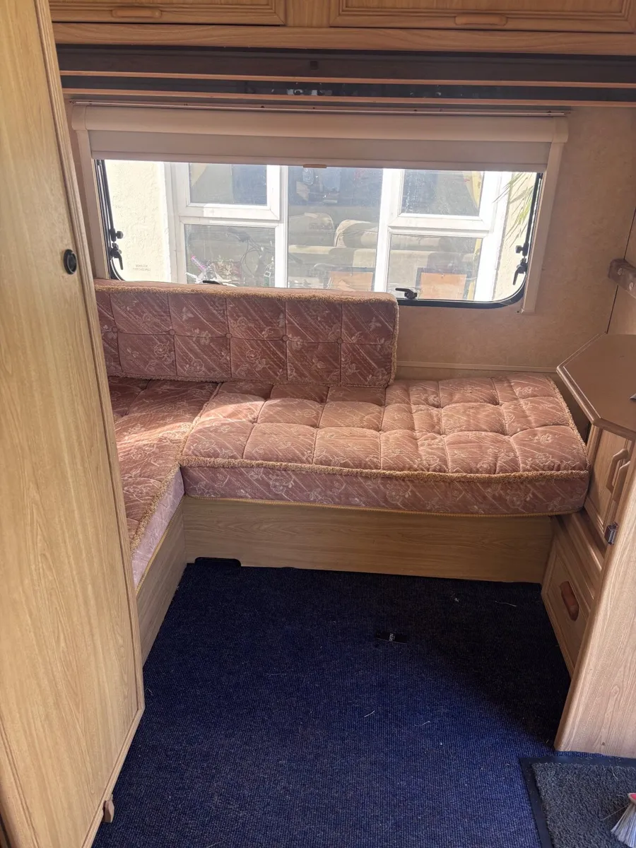 Caravan - Image 2